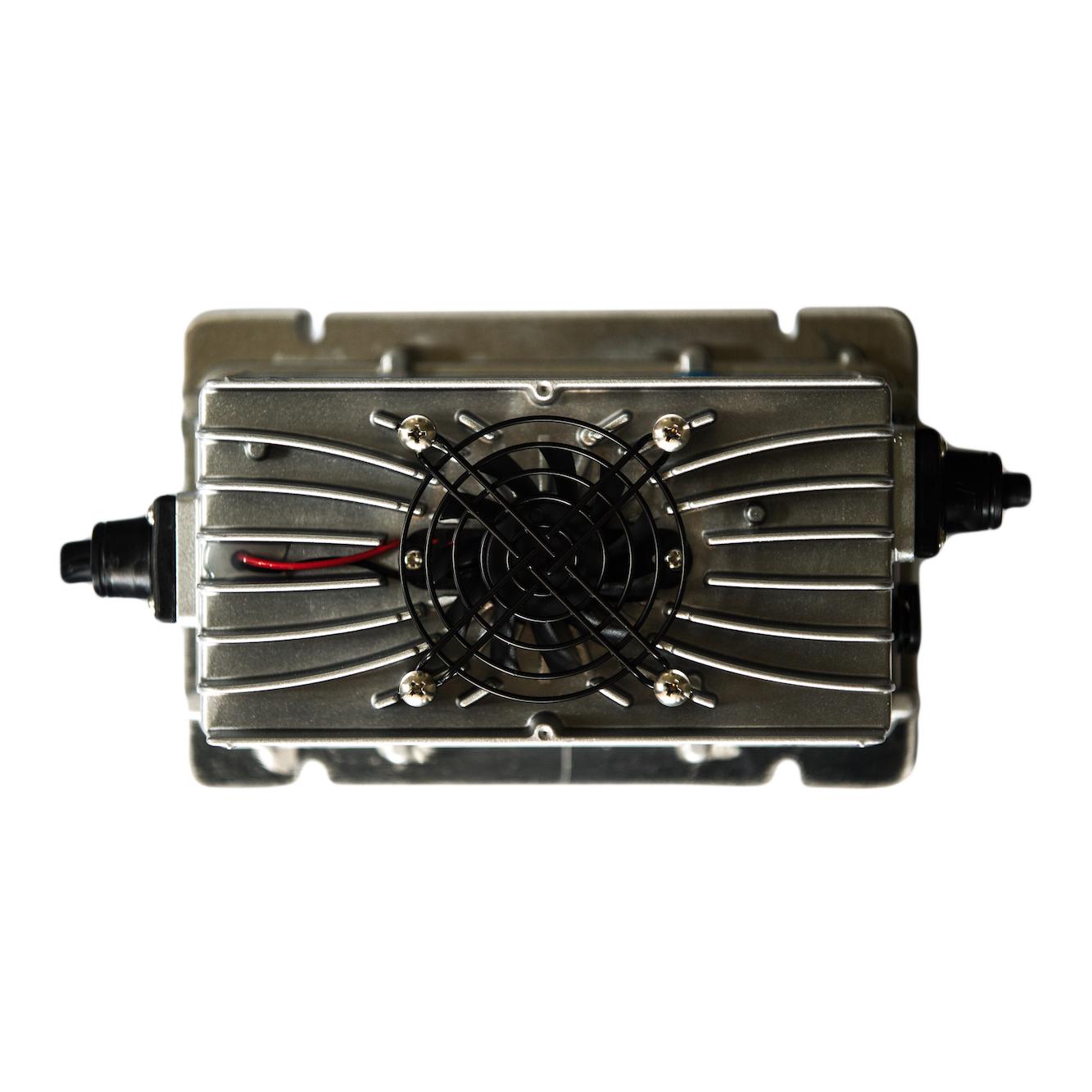 Rebelcell Ladegerät Wasserdicht (IP67) 12.6V20A - NMC Ladegerät Wasserdicht für Li-Ion Batterien