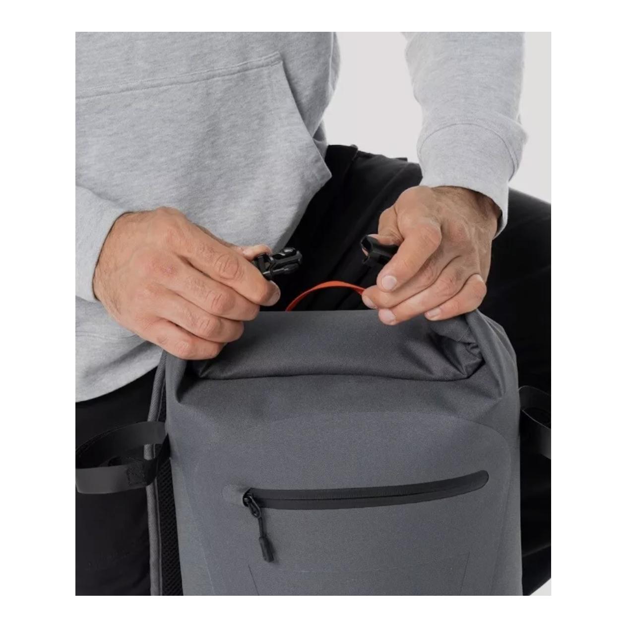 Guideline Experience Waterproof Backpack Roll top 21
